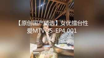  双飞极品粉穴漂亮女技师 两个无毛小骚货轮流女上骑乘大屌上肆意扭动腰肢