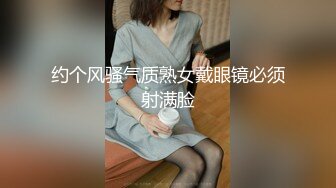  美腿极品姐妹花排队着让他轮流操，黑丝美腿高跟 站着后入简直要上天，抱起操顶入好深