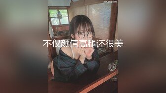  猥琐小哥迷翻漂亮的小女友找来朋友一起来玩3P