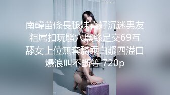 哺乳期的大奶子风骚御姐露脸性瘾上来，直接站着爆草大奶子直晃眼，还有奶水在流