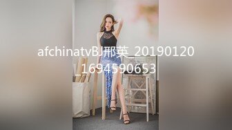 允爾 牛仔裤与白纱上衣搭配 婀娜丰腴身姿妩媚动人