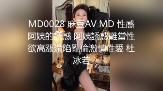  黑丝美腿18小萝莉，被小哥无情输出，摄影小哥旁边观战，掏出奶子拉扯奶头，抱起来怼着狂草