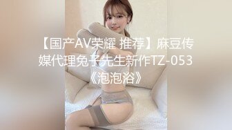 极品尤物美少妇！化身小护士！丝袜美腿激情操逼，跪在椅子抬腿爆操，大长腿高跟鞋，极度诱惑