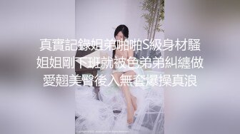 操自己老婆大白屁股