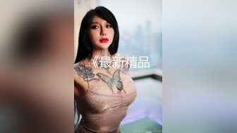 妹子在KTV厕所被边操边吐