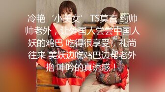 很久没播极品颜值女神，回归后依旧那么骚，撩起衣服露美乳，奶头也是粉的，假屌爆插多毛小穴，牛奶吐得满身多是